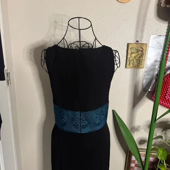 Kay Unger Sleeveless V Neck Sheath Dress 6 - Picture 8 of 11